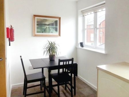 2 bedroom apartment to rent Willow House, Lucas Court, Leamington Spa, CV32 - Photo 3