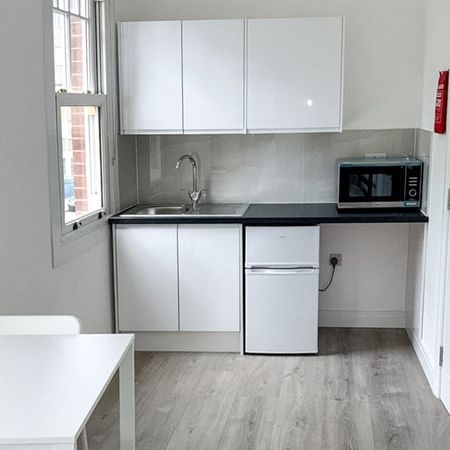 Studio Flat, South Hill Avenue, HA2 - Photo 3
