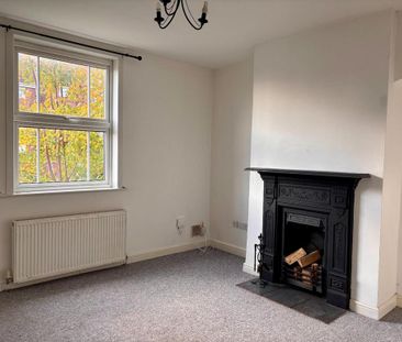 3 bedroom semi-detached house to rent - Photo 3