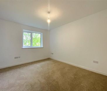 2 bedroom end of terrace house to rent - Photo 3