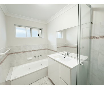 MODERN 3 BEDROOM HOME - Photo 2