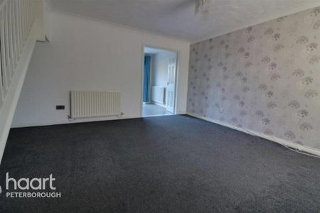 3 bedroom semi-detached house to rent - Photo 3