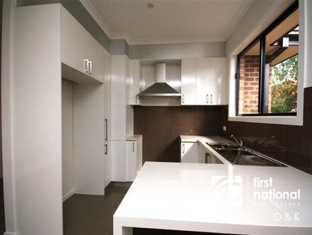 Single Level Home With Style and Space - Photo 2
