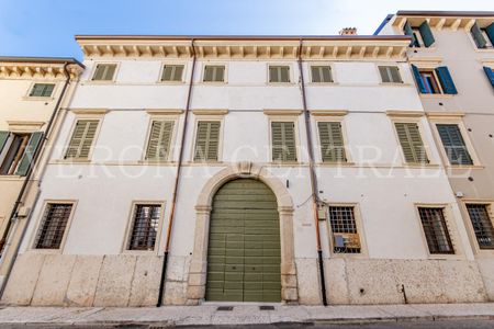 Prestigioso Appartamento in Palazzo Storico Ristrutturato in Palazzo Ravignani Benini- Veronetta - Photo 5