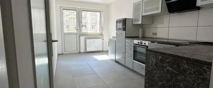 Erstbezug nach Renovierung. Voll ausgestattete Küche - Photo 1