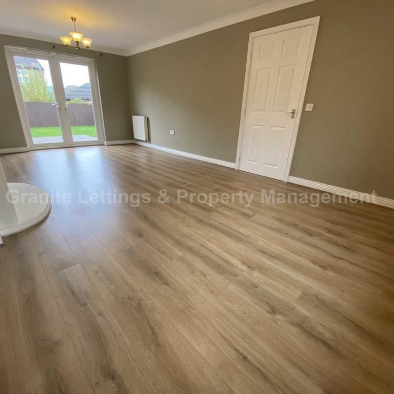 4 bedroom detached house to rent - Photo 1