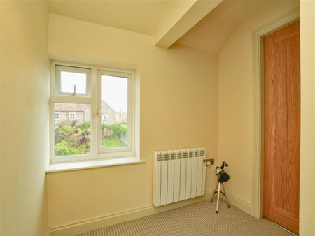 Main Street, Stillington, York - Photo 3