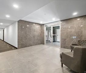 1 room apartment of 55m² in Montreal - Photo 1