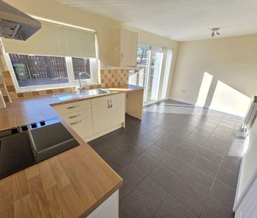 3 bedroom terraced house to rent - Photo 4