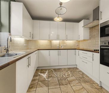 3 bedroom flat to rent - Photo 6