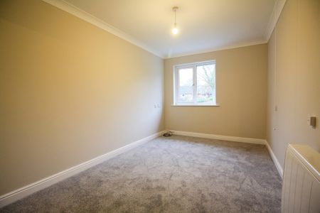 Vicarage Lane, Gresford - Photo 3