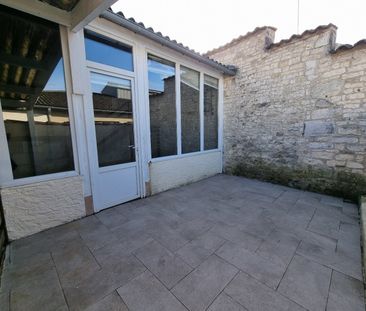 Location Maison 5 pièces 151m² JARNAC 16200 - Photo 6