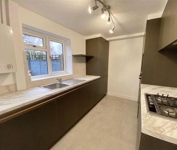 2 bedroom semi-detached house to rent - Photo 4