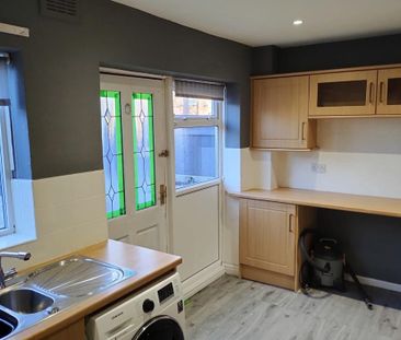 3 bedroom terraced house to rent - Photo 6