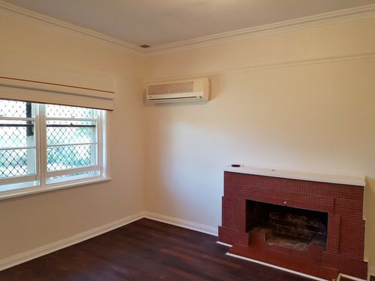 Charming 3-Bedroom Home for Rent in Joondanna - Photo 1