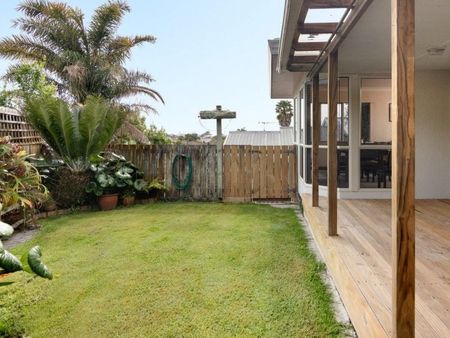 FAMILY HOME IN BAYFAIR ESTATE - Photo 3