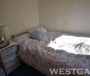 5 Bed - Blenheim Gardens, Reading - Photo 5