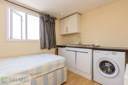 Studio to rent - Photo 2