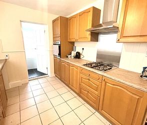 Camden Road, St Peters, Broadstairs, CT10 3DR, Kent - Photo 2