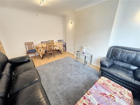 4 bedroom house to rent - Photo 2