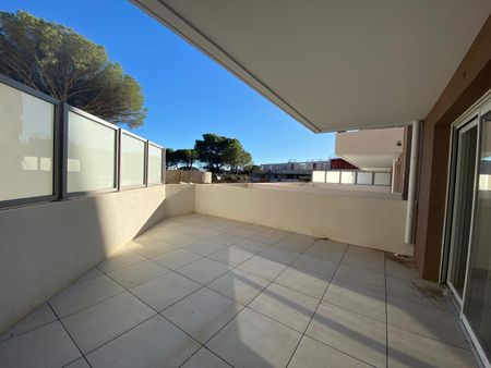 Location Appartement 1 pièce 37m² FREJUS 83600 - Photo 4