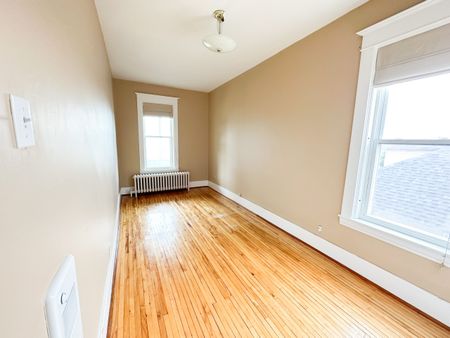 327 Douglas Avenue - Top Floor Unit - Photo 5