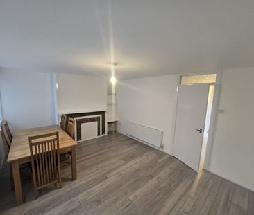 3 Bed Terraced House, Cridland St, E15 - Photo 2