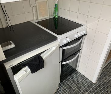 1 bed flat to rent in Bargates, Christchurch, BH23 - Photo 6