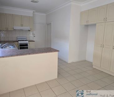 Well Presented 3 Bedroom - Photo 2