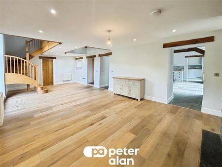 4 bedroom barn conversion to rent - Photo 2