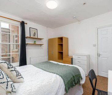 7 bedroom house of multiple occupation to rent - Photo 1