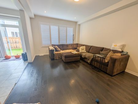 Gorgeous 4 Bedroom Fully Detached Home in Haldimand! - Photo 3