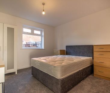 2 bedroom ground floor flat to rent - Photo 5