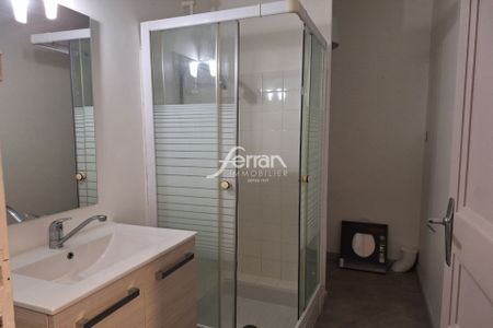 Location Appartement 1 pièce 35m² FIGANIERES 83830 - Photo 4