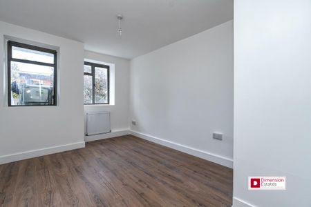 4 bedroom flat to rent - Photo 2