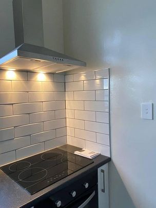 1 Bedroom renovated apartment right in town - Photo 1