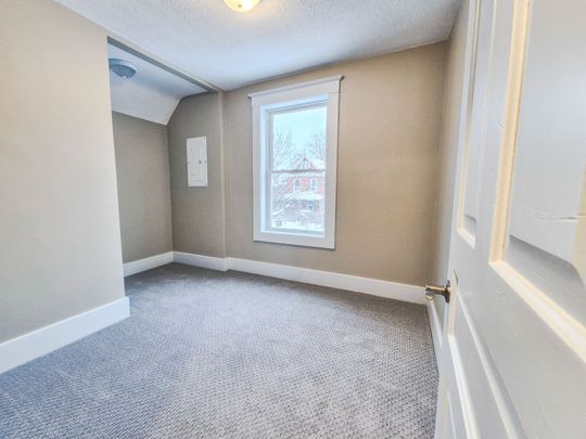 For Lease - 60 Betzner Avenue Unit# 2, Waterloo, Ontario - Photo 1