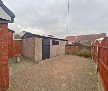 Denton Lane, Chadderton, OL9 - Photo 1