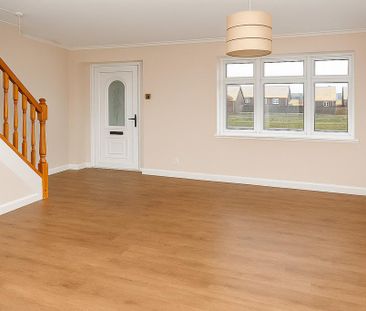 4 bedroom semi-detached house to rent - Photo 6