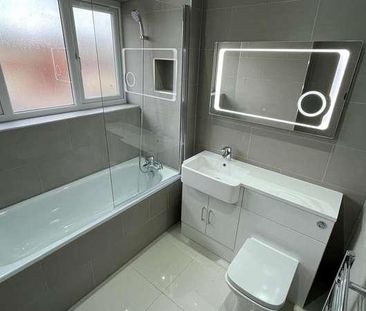 Whytecroft, Hounslow, TW5 - Photo 2