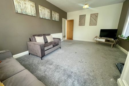 Southgate - Photo 3