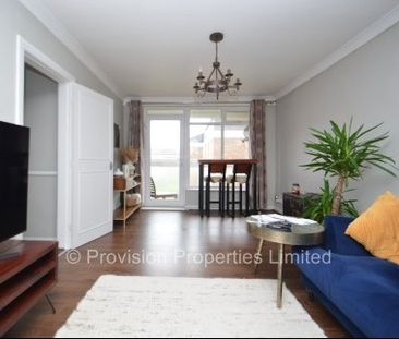 2 Bedroom Flat Foxhill Court Weetwood - Photo 1