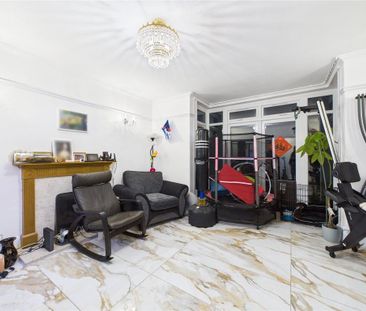 4 bedroom terraced house to rent - Photo 2