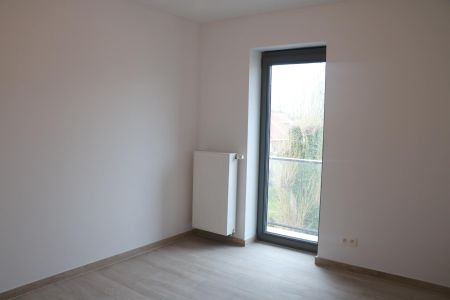 Zeer ruim duplex appartement met 3 slaapkamers - Photo 2
