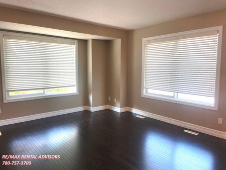 SPACIOUS 3 BED, 2.5 BATH, TOWNHOUSE WITH DOUBLE ATTACHED GARAGE IN THE COMMUNITY OF TAMARACK - Photo 3