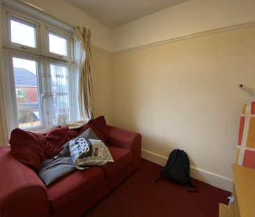 4 bedroom semi-detached house to rent - Photo 4