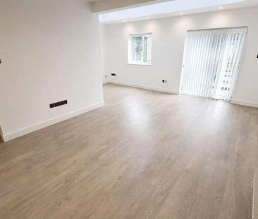 Rydal Avenue, Freckleton, Preston, PR4 - Photo 2