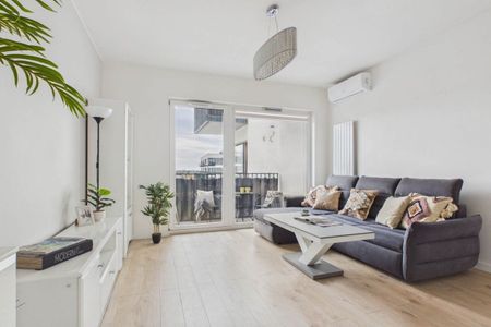 Wynajmę 3 pokojowe, nowe mieszkanie - Wawer 60 m² - Photo 2