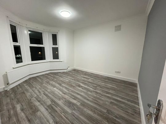 6 Bed End Terrace, Browning Road, E12 - Photo 1