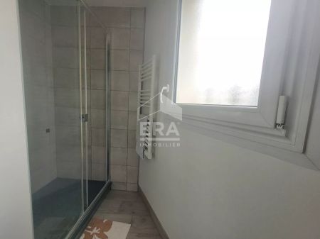 PAU : LOCATION MEUBLEE - T2 rénové de 28m² - Photo 4